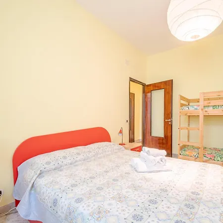 Family House شقة *