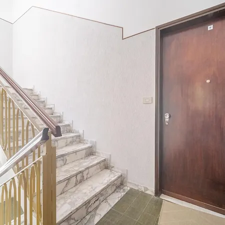 Family House * ألبيسولا مارينا